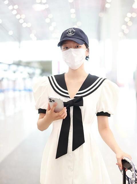泡袖服装的穿搭要点千亿球友会首页泡(图2)